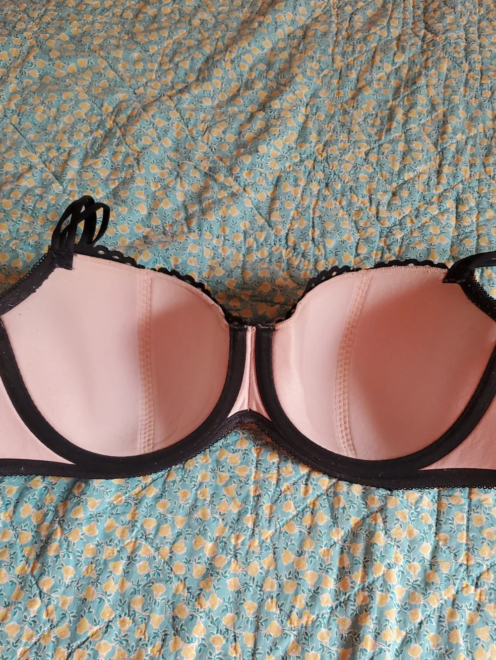 B.Tempted Wacoal 32DDD Ciao Bella Garter Set